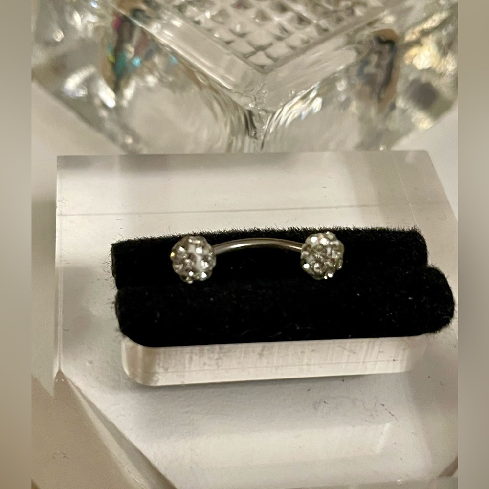 16g 1pc Stainless Steel Rhinestone Eyebrow /Lip Ring NWT - Picture 2 of 9